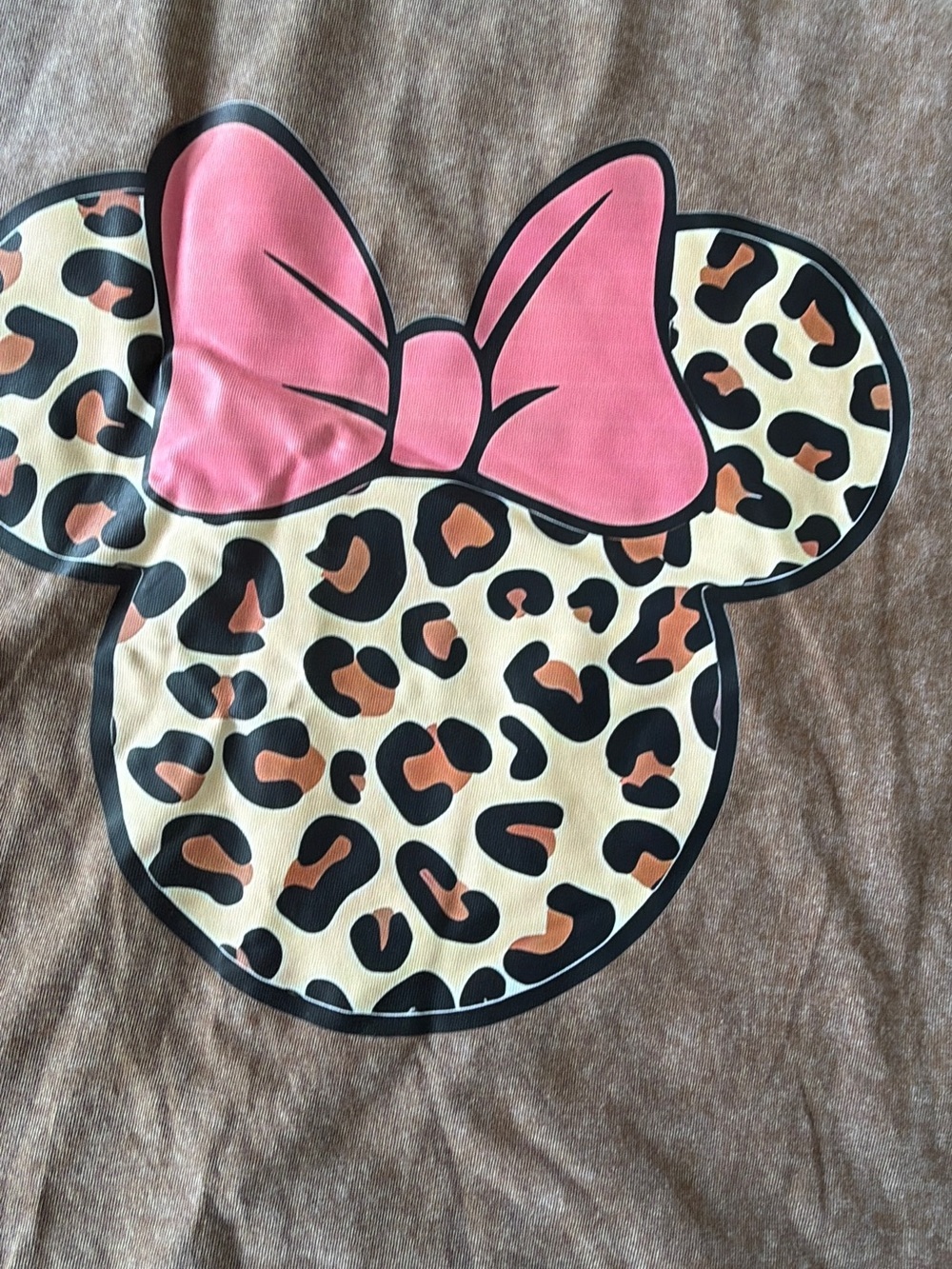 Leopard Minnie Graphic Tee with Pink Bow!! Great quality! L/XL - Picture 4 of 4